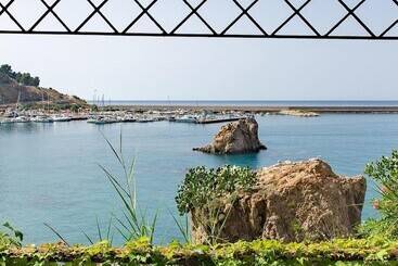 هتل Le Calette Bay