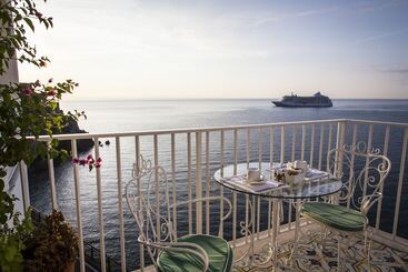 هتل Marina Riviera