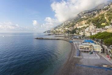هتل Marina Riviera