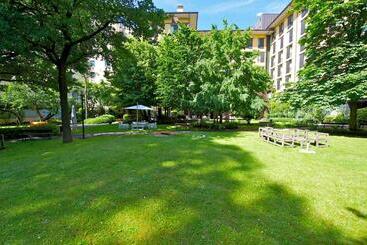 هتل Mercure Bologna Centro
