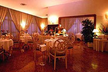 هتل NH Ancona