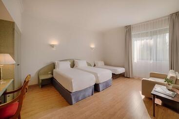هتل NH Ancona