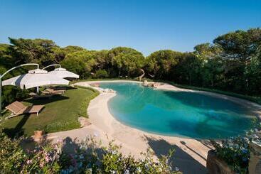 هتل Roccamare Resort   Casa Di Ponente