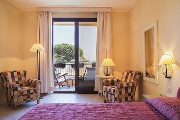 هتل Roccamare Resort   Casa Di Ponente