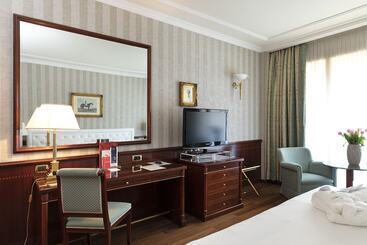 Royal Hotel Carlton