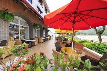 هتل Silvermine Beach Resort