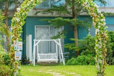 هتل Silvermine Beach Resort