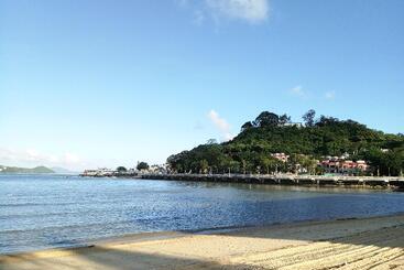 هتل Silvermine Beach Resort