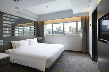 هتل The Cityview   Chinese Ymca Of Hong Kong