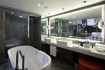 هتل The Mira Hong Kong