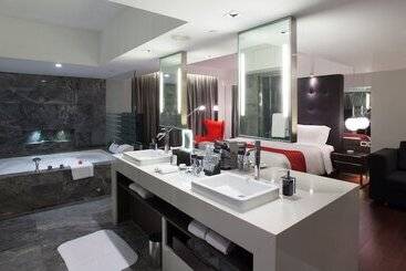 هتل The Mira Hong Kong