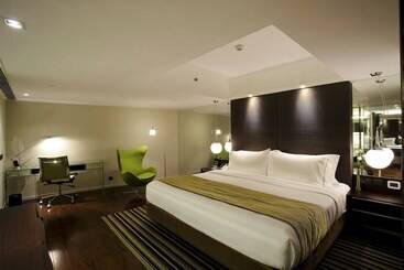 هتل The Mira Hong Kong