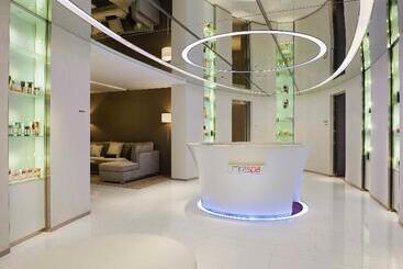 هتل The Mira Hong Kong