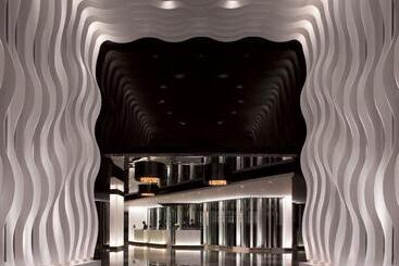 هتل The Mira Hong Kong