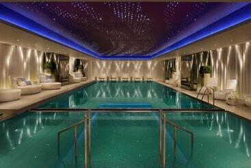 هتل The Mira Hong Kong