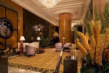 The Royal Pacific Hotel & Towers
