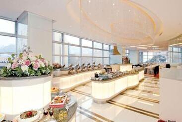 هتل The Salisbury  Ymca Of Hong Kong