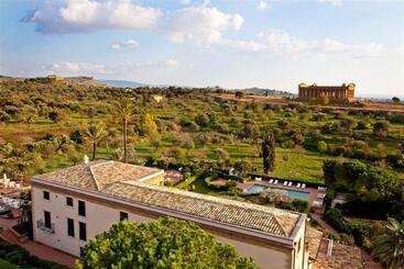 هتل Villa Athena Resort