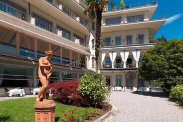 هتل Villa Flori