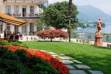 هتل Villa Flori