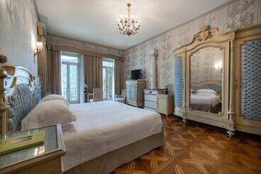 هتل Villa Flori