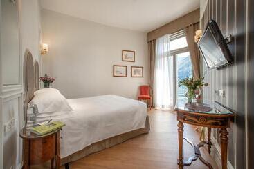 هتل Villa Flori