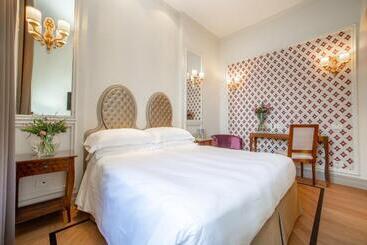هتل Villa Flori