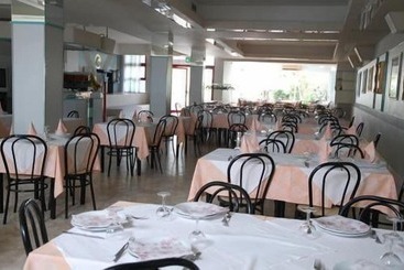 اقامتگاه Villaggio Verde Cupra