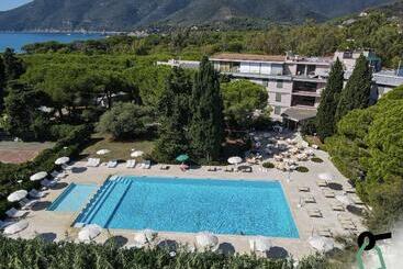 Uappala Club & Resort Lacona