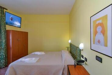 Bh Colombo Hotel Boschetto Holiday