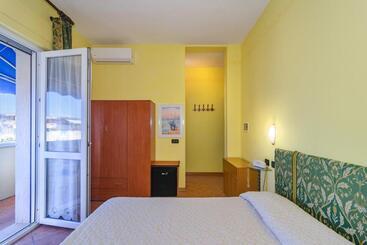 Bh Colombo Hotel Boschetto Holiday