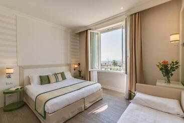 Grand Hotel & Riviera