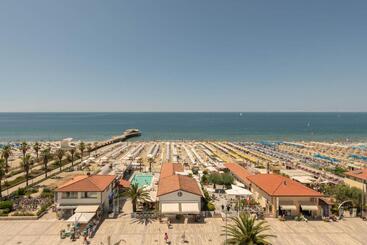 Grand Hotel & Riviera