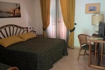 هتل Albergo Le Briciole