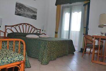 هتل Albergo Le Briciole