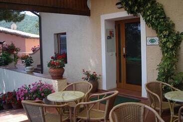 هتل Albergo Le Briciole