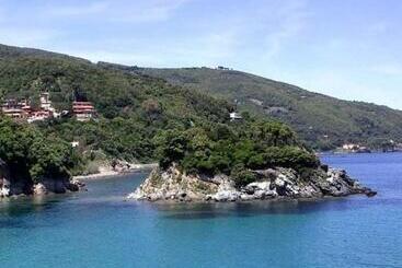هتل Albergo Le Briciole