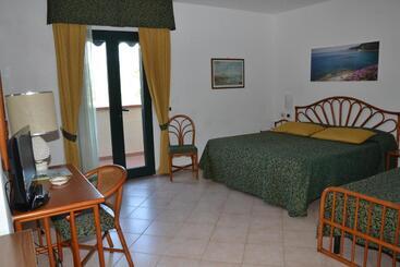 هتل Albergo Le Briciole