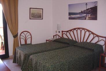 هتل Albergo Le Briciole