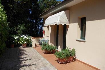هتل Albergo Le Briciole