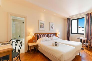 B&b Hotel Firenze Laurus Al Duomo