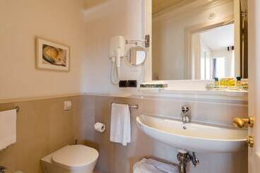 B&b Hotel Firenze Laurus Al Duomo