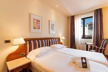 B&b Hotel Firenze Laurus Al Duomo