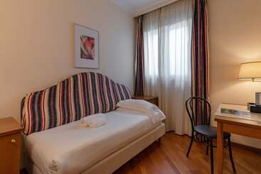 B&b Hotel Firenze Laurus Al Duomo