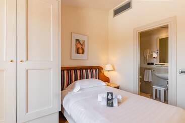 B&b Hotel Firenze Laurus Al Duomo