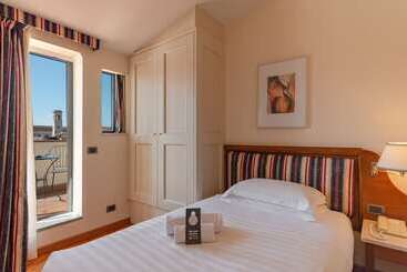 B&b Hotel Firenze Laurus Al Duomo