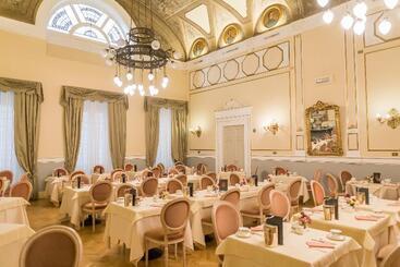 هتل Bernini Palace