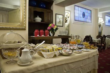 De Rose Hotel