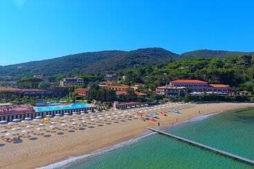 هتل Del Golfo