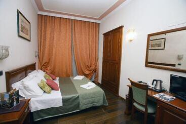 هتل Domus Florentiae